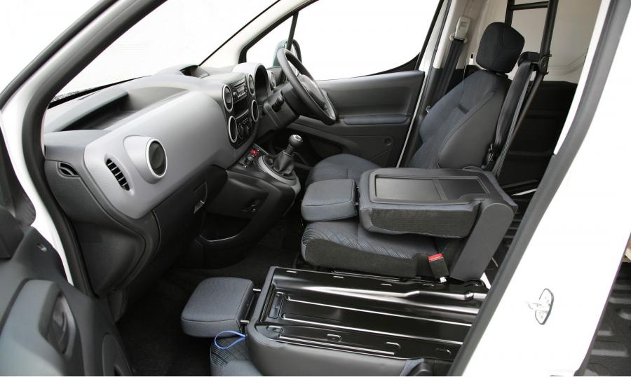 Peugeot Partner 2008 года  (фото 7 из 54)